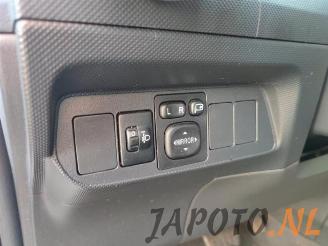 Toyota Auris Auris (E15), Hatchback, 2006 / 2012 1.8 16V HSD Full Hybrid picture 12