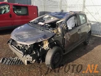 Salvage car Toyota Yaris Yaris III (P13), Hatchback, 2010 / 2020 1.33 16V Dual VVT-I 2016/12