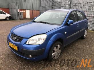 demontáž osobní automobily Kia Rio Rio II (DE), Hatchback, 2005 / 2011 1.4 16V 2007/11