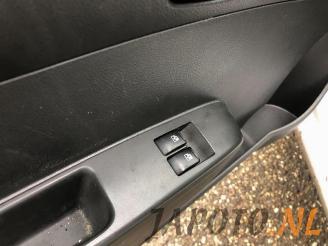 Chevrolet Spark Spark (M300), Hatchback, 2010 1.0 16V picture 11