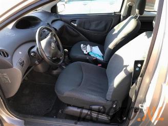Toyota Yaris Yaris (P1), Hatchback, 1999 / 2005 1.3 16V VVT-i picture 10