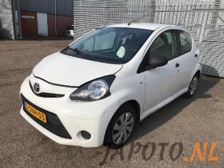 demontáž osobní automobily Toyota Aygo Aygo (B10), Hatchback, 2005 / 2014 1.0 12V VVT-i 2013/11