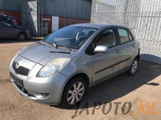 demontáž osobní automobily Toyota Yaris Yaris II (P9), Hatchback, 2005 / 2014 1.3 16V VVT-i 2007/2