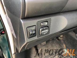 Toyota Yaris Yaris II (P9), Hatchback, 2005 / 2014 1.3 16V VVT-i picture 12