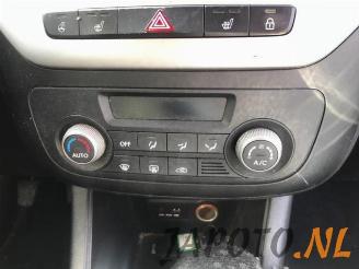 Kia Venga Venga, MPV, 2010 / 2019 1.4 CVVT 16V picture 11