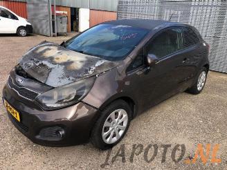 demontáž osobní automobily Kia Rio Rio III (UB), Hatchback, 2011 / 2017 1.2 CVVT 16V 2014/5