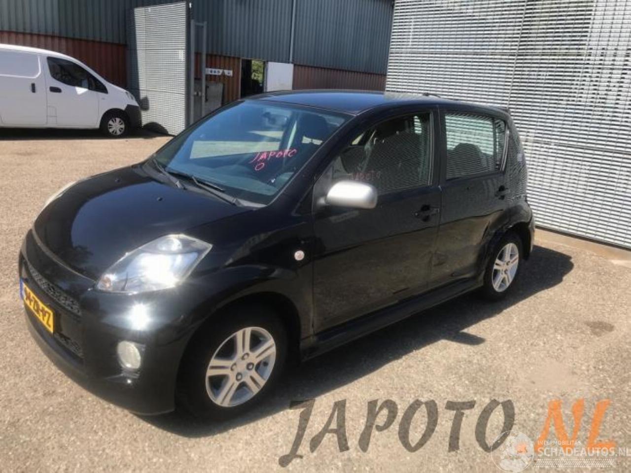 Daihatsu Sirion Sirion 2 (M3), Hatchback, 2005 1.3 16V DVVT