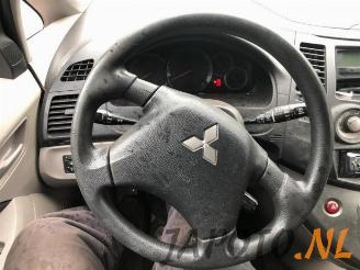 Mitsubishi Grandis Grandis (NA), MPV, 2004 / 2010 2.4 16V MIVEC picture 15