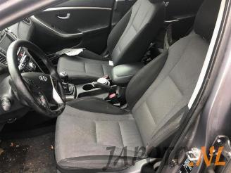 Hyundai I-30 i30 (GDHB5), Hatchback, 2011 1.6 CRDi 16V VGT picture 13