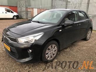 demontáž osobní automobily Kia Rio Rio IV (YB), Hatchback, 2017 1.0i T-GDi 100 12V 2018/3