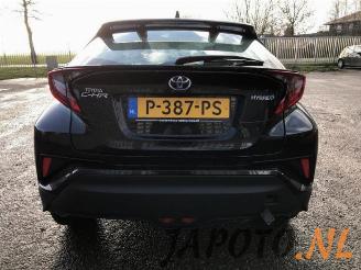 Toyota C-HR C-HR (X1,X5), SUV, 2016 1.8 16V Hybrid picture 6