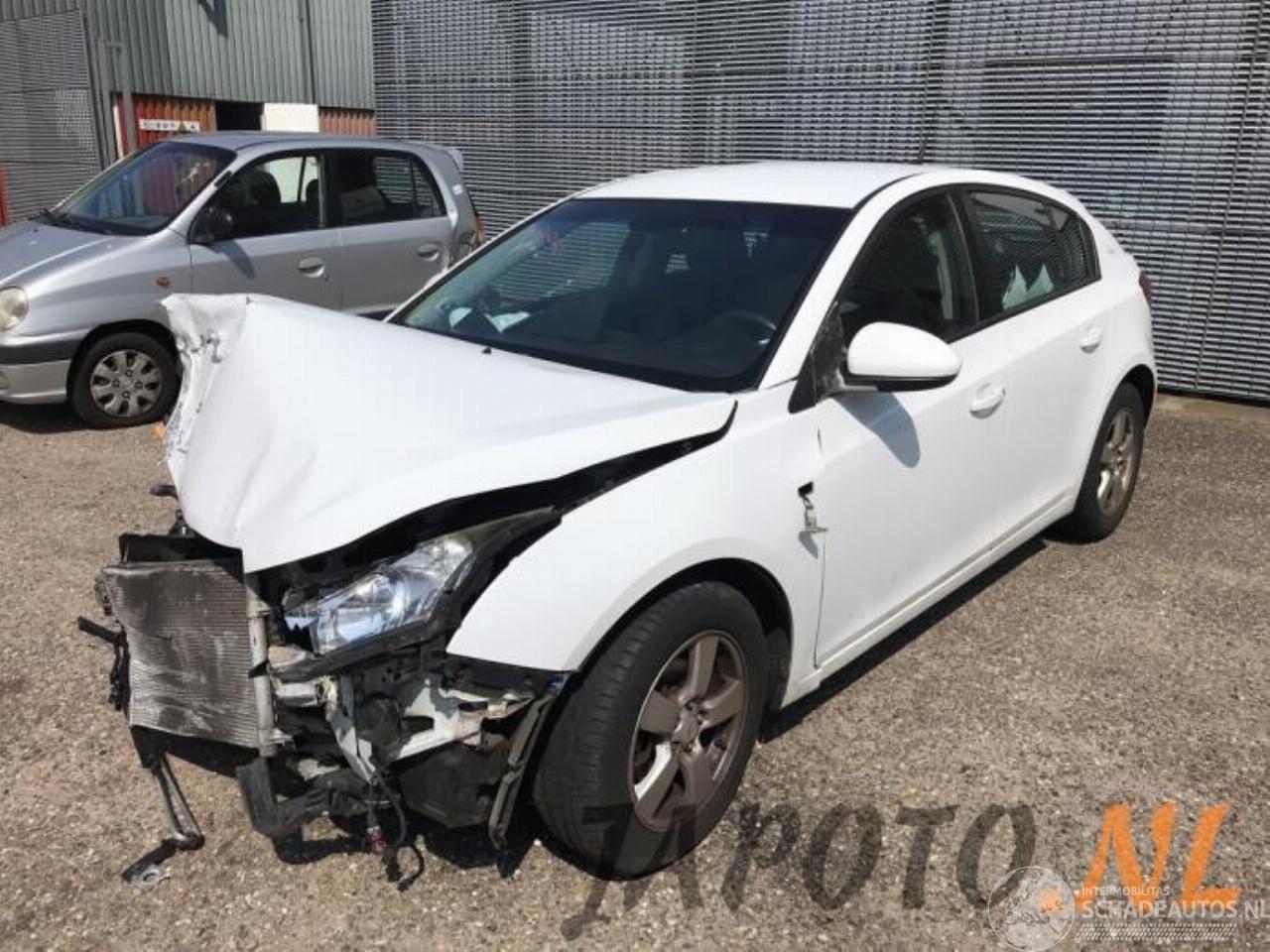 Chevrolet Cruze Cruze (305), Hatchback, 2010 / 2015 1.6 16V VVT