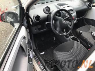 Toyota Aygo Aygo (B10), Hatchback, 2005 / 2014 1.0 12V VVT-i picture 9