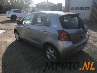 Toyota Yaris Yaris II (P9), Hatchback, 2005 / 2014 1.3 16V VVT-i picture 3