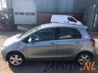 Toyota Yaris Yaris II (P9), Hatchback, 2005 / 2014 1.3 16V VVT-i picture 2