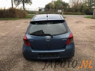 Toyota Yaris Yaris II (P9), Hatchback, 2005 / 2014 1.3 16V VVT-i picture 4
