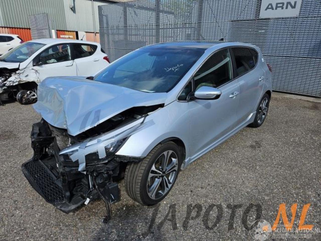 Kia Cee d Cee'd (JDB5), Hatchback 5-drs, 2012 / 2018 1.0i T-GDi 12V 120