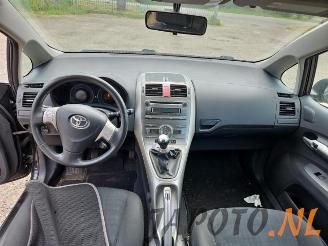 Toyota Auris Auris (E15), Hatchback, 2006 / 2012 1.6 Dual VVT-i 16V picture 9