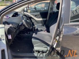 Toyota Yaris Yaris II (P9), Hatchback, 2005 / 2014 1.3 16V VVT-i picture 10