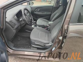 Kia Rio Rio III (UB), Hatchback, 2011 / 2017 1.2 CVVT 16V picture 9