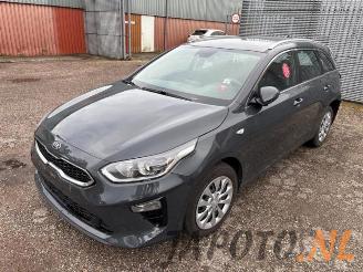 Vrakbiler auto Kia Cee d Ceed Sportswagon (CDF), Combi 5-drs, 2018 1.0i T-GDi 12V 2020