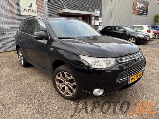 Mitsubishi Outlander Outlander (GF/GG), SUV, 2012 / 2022 2.0 16V PHEV 4x4 picture 7