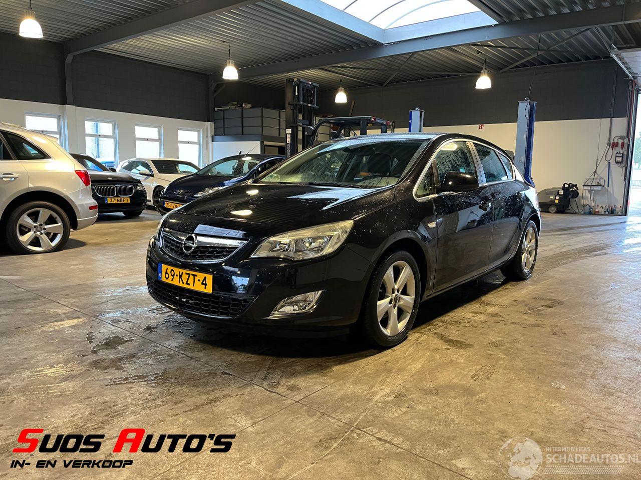 Opel Astra 1.4 Turbo Cosmo 140 PK!
