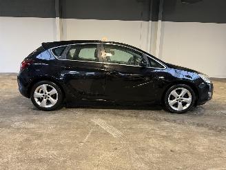 Opel Astra 1.4 Turbo Cosmo 140 PK! picture 6