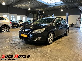 Coche accidentado Opel Astra 1.4 Turbo Cosmo 140 PK! 2010/3