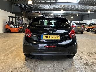 Peugeot 208 1.2 PureTech Allure NL NAP! picture 4