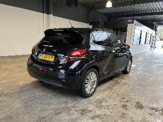 Peugeot 208 1.2 PureTech Allure NL NAP! picture 5