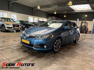 skadebil auto Toyota Auris 1.8 Hybrid Lease Pro 2016/10