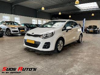 Voiture accidenté Kia Rio 1.2 CVVT ComfortPlusLine 2016/6