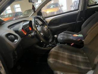 Peugeot 108 1.0 e-VTi Collection TOP! picture 17