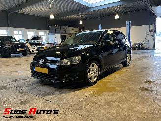 krockskadad bil auto Volkswagen Golf 1.2 TSI Trendline 2013/10