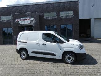 skadebil bedrijf Opel Combo 1.5D 2023/3