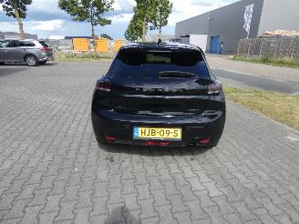 Peugeot 208 1.2 Hyb 110 Allure picture 4