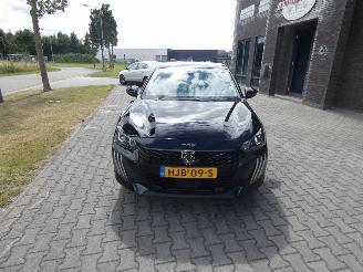 Peugeot 208 1.2 Hyb 110 Allure picture 8