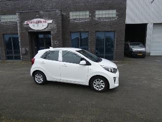 uszkodzony samochody osobowe Kia Picanto 1.0 CVVT ComfortPlusLine Navigator 2018/3