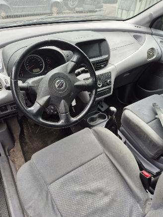 Nissan Almera-tino (V10M) MPV 1.8 16V (QG18DE) [85kW] picture 6