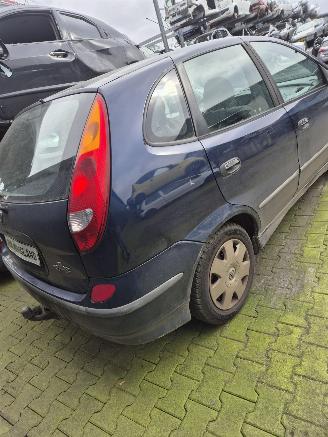 Nissan Almera-tino (V10M) MPV 1.8 16V (QG18DE) [85kW] picture 5