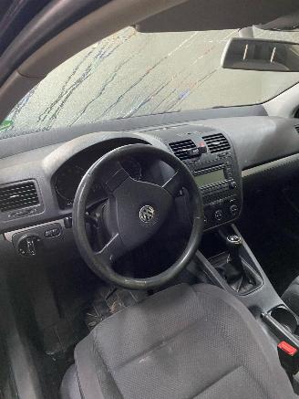 Volkswagen Golf V (1K1) Hatchback 1.6 FSI 16V (BAG) [85kW] 6-BAK picture 10