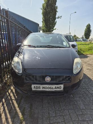 demontáž osobní automobily Fiat Grande Punto (199) Hatchback 1.2 (199.A.4000(Euro 4)) [48kW] 5-BAK 2007/1
