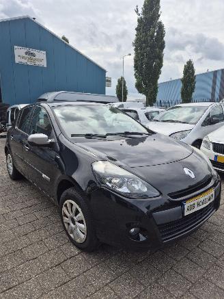 Renault Clio III (BR/CR) Hatchback 1.5 dCi FAP (K9K-770(K9K-67)) [65kW] 5-BAK picture 3