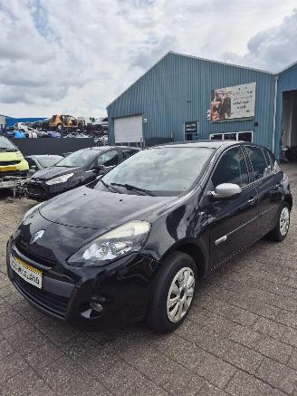 Renault Clio III (BR/CR) Hatchback 1.5 dCi FAP (K9K-770(K9K-67)) [65kW] 5-BAK picture 2