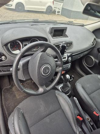 Renault Clio III (BR/CR) Hatchback 1.5 dCi FAP (K9K-770(K9K-67)) [65kW] 5-BAK picture 8