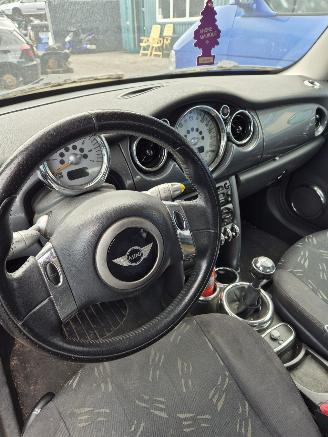 Mini One Cooper (R50) Hatchback 1.4 D One (W17-D14A(1ND)) [55kW] 5-BAK picture 4