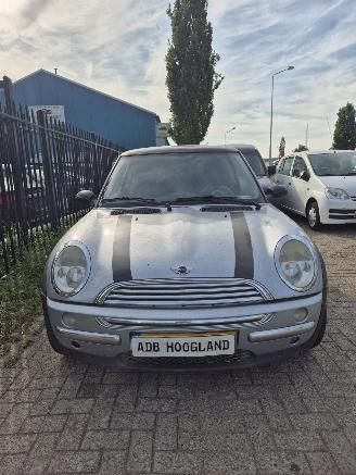 Auto da rottamare Mini One Cooper (R50) Hatchback 1.6 16V Cooper (W10-B16A) [85kW] 5-BAK 2001/1