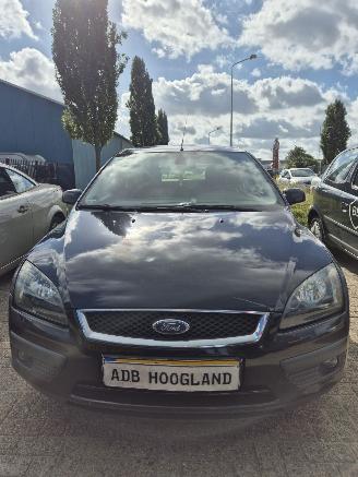 demontáž osobní automobily Ford Focus 2 Hatchback 1.6 16V (HWDA(Euro 3)) [74kW] 5-BAK 2006/1