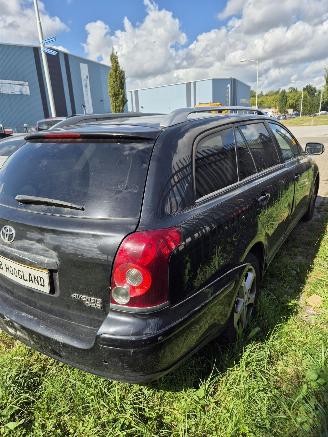 Toyota Avensis Wagon (T25/B1E) Combi 2.2 D-4D 16V D-CAT (2AD-FHV) [130kW] 6-BAK picture 4